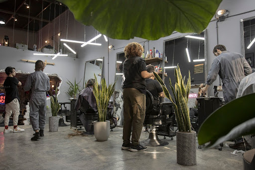 How to Tell a Great Salon from a Bad One Through Its Advertising